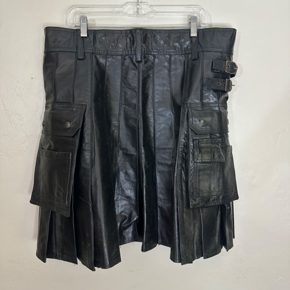 Leather Kilt High end handcrafted in US 40" waist 23" drop hem to waist Buckles - Picture 3 of 7
